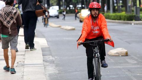 La reforma reconoce una relación subordinada durante el tiempo efectivo de trabajo y garantiza derechos laborales a quienes generen un salario mínimo.

Para más información del tema, visita: https://www.eleconomista.com.mx/capital-humano/7-dudas-legales-sobre-reforma-laboral-plataformas-digitales-20250108-740875.html
Twitter: https://twitter.com/eleconomista 
Sitio web: https://www.eleconomista.com.mx/ 
Facebook: https://www.facebook.com/ElEconomista.mx 

#ElEconomista #CapitalHumano #EETV