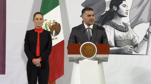 El gobierno de México destacó la mañana de este jueves una "contención" en el número de homicidios en el violento estado de Sinaloa, que se ha visto sacudido por la pugna entre dos facciones del cártel de Sinaloa. 
 
Para más información del tema, visita: https://www.eleconomista.com.mx/politica/garcia-harfuch-destaca-contencion-numero-homicidios-sinaloa-20250109-741242.html 
Twitter: https://twitter.com/eleconomista 
Sitio web: https://www.eleconomista.com.mx/ 
Facebook: https://www.facebook.com/ElEconomista.mx 

#ElEconomista #CapitalHumano #EETV