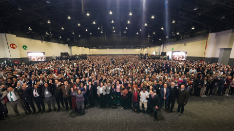 La presidenta Claudia Sheinbaum se reúne con gobernadores y presidentes municipales en el WTC de la Ciudad de México.