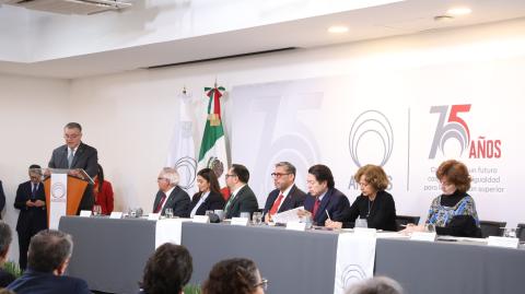 El CCE, junto con las Secretarías de Educación y la Ciencia, Humanidades, Tecnología e Innovación, así como las universidades firmaron un acuerdo para que la educación.