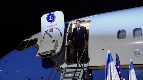 Marco Rubió arriba  a Israel.