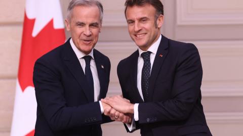 Mark Carney, primer ministro de Canadá con Emmanuel Macron, presidente de Francia.