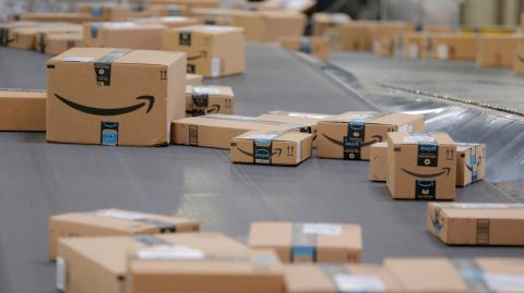 La portavoz de la Casa Blanca, Karoline Leavitt, calificó este martes de "hostil" y de "acto político" que Amazon expresara su deseo de detallar el impacto de los aranceles en los precios de los productos que ofrece en su plataforma.

Para más información del tema, visita: https://www.eleconomista.com.mx/empresas/casa-blanca-considera-hostil-anuncio-amazon-revelar-impacto-aranceles-20250429-756898.html

¡Síguenos en nuestras redes sociales para mantenerte informado!

Twitter: https://twitter.com/eleconomista 
Facebook: https://www.facebook.com/ElEconomista.mx
Instagram: https://www.instagram.com/eleconomistamx
LinkedIn: https://www.linkedin.com/company/el-economista/

#ElEconomista #EETV