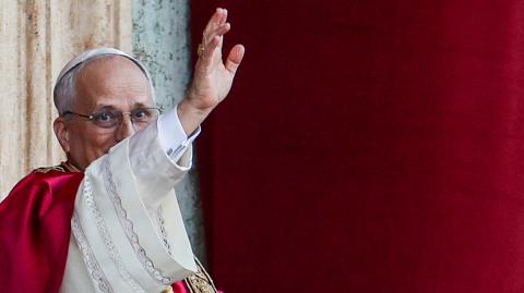 Para 'The Wall Street Jornal' la noticia es que "El cardenal Robert Francis Prevost se convierte en el primer Papa estadounidense".