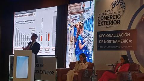 Kenneth Smith participó en el panel Regionalización de Norteamérica, hacia un comercio eficiente y seguro. Fotos Lourdes Flores.