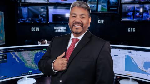 César Guzmán, asesor en materia de seguridad.