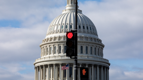 Los republicanos que controlan la Cámara de Representantes de Estados Unidos tratarán de impulsar esta semana la aprobación de la amplia ley fiscal del presidente Donald Trump, a pesar de una batalla en curso sobre los recortes de gastos y las exenciones fiscales que amenaza con hacer añicos su frágil mayoría.

Para más información del tema, visita: https://www.eleconomista.com.mx/sectorfinanciero/republicanos-confian-impulsar-ley-fiscal-trump-gravar-remesas-pese-divisiones-20250519-759696.html

¡Síguenos en nuestras redes sociales para mantenerte informado!

Twitter: https://twitter.com/eleconomista 
Facebook: https://www.facebook.com/ElEconomista.mx
Instagram: https://www.instagram.com/eleconomistamx
LinkedIn: https://www.linkedin.com/company/el-economista/

#ElEconomista #EETV