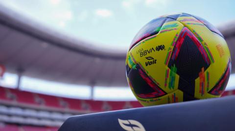 El Tribunal de Arbitraje Deportivo (TAS) confirmó este miércoles que recibió la apelación presentada por clubes mexicanos de segunda división para restablecer el sistema de ascenso y descenso, y que posteriormente fijará la fecha para una primera audiencia.

Para más información del tema, visita: https://www.eleconomista.com.mx/deportes/tas-recibe-apelacion-restablecer-ascenso-descenso-futbol-mexicano-20250521-760091.html

¡Síguenos en nuestras redes sociales para mantenerte informado!

Twitter: https://twitter.com/eleconomista 
Facebook: https://www.facebook.com/ElEconomista.mx
Instagram: https://www.instagram.com/eleconomistamx
LinkedIn: https://www.linkedin.com/company/el-economista/

#ElEconomista #EETV