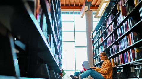 En 2025, la plataforma tiene la meta de otorgar 200,000 becas, una cifra histórica.