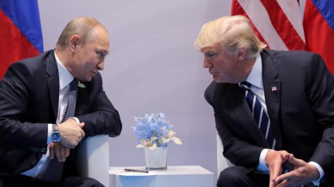 El presidente de Estados Unidos, Donald Trump, dijo este miércoles que discutió los recientes ataques con drones de Ucrania contra Rusia y los acontecimientos relacionados con Irán en una conversación telefónica con su par ruso, Vladimir Putin.

Para más información del tema, visita: https://www.eleconomista.com.mx/internacionales/trump-llamada-putin-sobre-ataques-drones-ucrania-iran-20250604-762202.html

¡Síguenos en nuestras redes sociales para mantenerte informado!

Twitter: https://twitter.com/eleconomista 
Facebook: https://www.facebook.com/ElEconomista.mx
Instagram: https://www.instagram.com/eleconomistamx
LinkedIn: https://www.linkedin.com/company/el-economista/

#ElEconomista #EETV