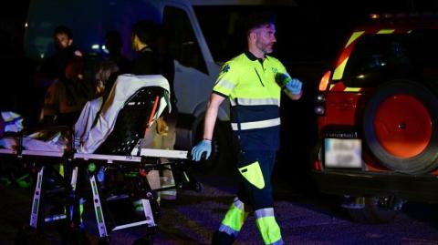 El percance comenzó en una habitación baja en el edificio, hacia las 11:00 de la noche del viernes

Para más información del tema, visita: 
https://www.eleconomista.com.mx/internacionales/incendio-residencia-ancianos-espana-deja-muerto-22-hospitalizados-20250607-762649.html

¡Síguenos en nuestras redes sociales para mantenerte informado!

Twitter: https://twitter.com/eleconomista 
Facebook: https://www.facebook.com/ElEconomista.mx
Instagram: https://www.instagram.com/eleconomistamx
LinkedIn: https://www.linkedin.com/company/el-economista/
T

#ElEconomista #EETV