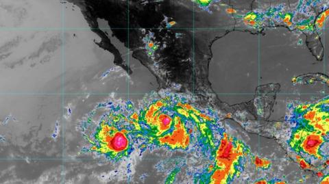 El fenómeno se localiza en el Océano Pacífico, lejos de las costas mexicanas, y no genera efectos directos sobre el territorio nacional.

Para más información del tema, visita: https://www.eleconomista.com.mx/politica/cosme-intensifica-tormenta-tropical-depresion-tropical-tres-e-pacifico-mexicano-20250608-762713.html 

¡Síguenos en nuestras redes sociales para mantenerte informado!

Twitter: https://twitter.com/eleconomista 
Facebook: https://www.facebook.com/ElEconomista.mx
Instagram: https://www.instagram.com/eleconomistamx
LinkedIn: https://www.linkedin.com/company/el-economista/

#ElEconomista #EETV #TormentaTropical