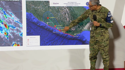 El huracán "Erick" tocó tierra esta madrugada como categoría 3 cerca de Pinotepa Nacional, Oaxaca. De acuerdo con el más reciente reporte del Servicio Meteorológico Nacional, el fenómeno presenta vientos sostenidos de hasta 180 kilómetros por hora y lluvias acumuladas que podrían alcanzar los 500 milímetros, con riesgo de marejada ciclónica de hasta 1.5 metros.