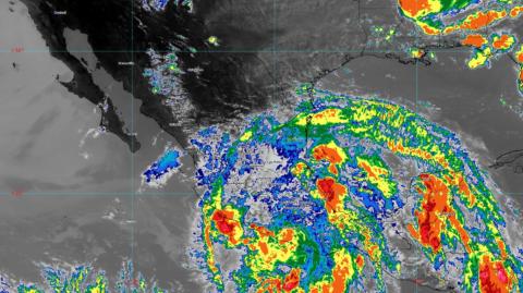 Imagen satelital del huracán Erick.