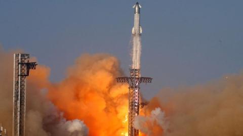 La presidenta Claudia Sheinbaum anunció este miércoles que el gobierno de México demandará a SpaceX, debido a la contaminación que sus lanzamientos de cohetes provocan en territorio mexicano.

Para más información del tema, visita: https://www.eleconomista.com.mx/politica/sheinbaum-demandara-spacex-musk-contaminacion-provocada-lanzamientos-cohetes-20250625-765252.html

¡Síguenos en nuestras redes sociales para mantenerte informado!

Twitter: https://twitter.com/eleconomista 
Facebook: https://www.facebook.com/ElEconomista.mx
Instagram: https://www.instagram.com/eleconomistamx
LinkedIn: https://www.linkedin.com/company/el-economista/

#ElEconomista #EETV  #Sheinbaum #SpaceX