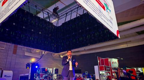 Freddy Rojas, director general de Japifon, presentó una conferencia en el foro Convergencia Show MX 2025. FOTO EE: Nicolás Lucas.