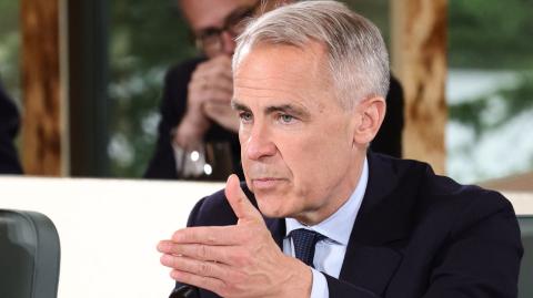 El primer ministro de Canadá, Mark Carney, abogó por tender puentes luego de que el presidente estadounidense, Donald Trump, anunció la ruptura unilateral y "con efecto inmediato" de las negociaciones comerciales con el país vecino.

Para más información del tema, visita: https://www.eleconomista.com.mx/empresas/canada-busca-continuar-complejas-negociaciones-eu-negativa-trump-20250627-765678.html

¡Síguenos en nuestras redes sociales para mantenerte informado!

Twitter: https://twitter.com/eleconomista 
Facebook: https://www.facebook.com/ElEconomista.mx
Instagram: https://www.instagram.com/eleconomistamx
LinkedIn: https://www.linkedin.com/company/el-economista/

#ElEconomista #EETV