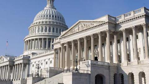 Los republicanos del Senado han estado profundamente divididos sobre los planes para compensar en parte el fuerte impacto de ese proyecto de ley en el déficit.

Para más información del tema, visita: https://www.eleconomista.com.mx/internacionales/republicanos-eu-revelan-version-amplio-proyecto-ley-recortes-impuestos-gastos-20250628-765737.html

¡Síguenos en nuestras redes sociales para mantenerte informado!

Twitter: https://twitter.com/eleconomista 
Facebook: https://www.facebook.com/ElEconomista.mx
Instagram: https://www.instagram.com/eleconomistamx
LinkedIn: https://www.linkedin.com/company/el-economista/
T

#ElEconomista #EETV