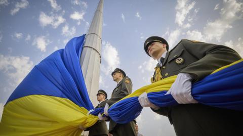 Ucrania pidió el miércoles apoyo "constante" para poner fin a la guerra con Rusia, después de que Estados Unidos anunciara que iba a suspender el envío de algunas armas a Kiev, en plena intensificación de los bombardeos de Moscú.

¡Síguenos en nuestras redes sociales para mantenerte informado!

Twitter: https://twitter.com/eleconomista 
Facebook: https://www.facebook.com/ElEconomista.mx
Instagram: https://www.instagram.com/eleconomistamx
LinkedIn: https://www.linkedin.com/company/el-economista/

#ElEconomista #EETV