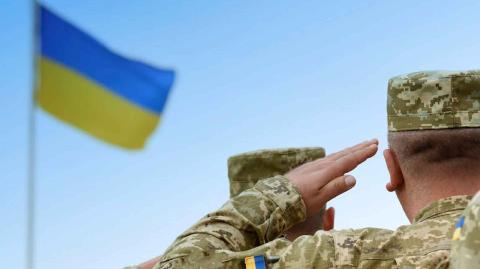 El gobierno de Trump ha dejado de suministrar ciertas armas a Kiev, por preocupaciones sobre la disminución de las existencias de municiones estadounidenses.

Para más información del tema, visita: https://www.eleconomista.com.mx/internacionales/eu-resta-importancia-pausa-entrega-armas-ucrania-20250702-766404.html

¡Síguenos en nuestras redes sociales para mantenerte informado!

Twitter: https://twitter.com/eleconomista 
Facebook: https://www.facebook.com/ElEconomista.mx
Instagram: https://www.instagram.com/eleconomistamx
LinkedIn: https://www.linkedin.com/company/el-economista/

#ElEconomista #EETV #InvasiónRusa