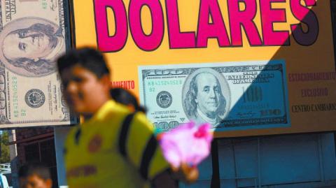 Sólo aplicará para las trasferencias hechas con giros postales y cheques de caja, y la devolución será hecha por medio de una tarjeta.

Para más información del tema, visita: https://www.eleconomista.com.mx/finanzaspersonales/impuesto-remesas-funcionara-reembolso-acuerdo-sheinbaum-20250705-766785.html

¡Síguenos en nuestras redes sociales para mantenerte informado!

Twitter: https://twitter.com/eleconomista 
Facebook: https://www.facebook.com/ElEconomista.mx
Instagram: https://www.instagram.com/eleconomistamx
LinkedIn: https://www.linkedin.com/company/el-economista/
T

#ElEconomista #EETV