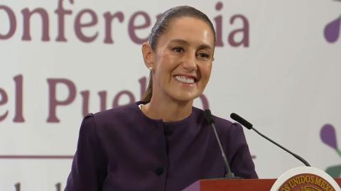 La presidenta Claudia Sheinbaum informó que sostuvo una llamada telefónica con el primer ministro de Canadá, en la que coincidieron en la necesidad de defender el T-MEC ante las recientes amenazas arancelarias de Donald Trump.

Para más información del tema, visita: https://www.eleconomista.com.mx/empresas/sheinbaum-abordo-defensa-t-mec-llamada-primer-ministro-canada-20250716-768399.html

¡Síguenos en nuestras redes sociales para mantenerte informado!

Twitter: https://twitter.com/eleconomista 
Facebook: https://www.facebook.com/ElEconomista.mx
Instagram: https://www.instagram.com/eleconomistamx
LinkedIn: https://www.linkedin.com/company/el-economista/

#ElEconomista #EETV