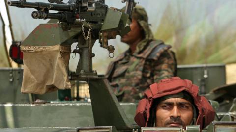 En abril pasado, un comando mató a 26 personas en Pahalgam, una localidad turística situada en la parte de Cachemira que administra la India. 

Para más información del tema, visita: https://www.eleconomista.com.mx/internacionales/eu-designa-terrorista-grupo-reivindico-ataque-cachemira-abril-20250717-768661.html 

¡Síguenos en nuestras redes sociales para mantenerte informado! 

Twitter: https://twitter.com/eleconomista 
Facebook: https://www.facebook.com/ElEconomista.mx 
Instagram: https://www.instagram.com/eleconomistamx 
LinkedIn: https://www.linkedin.com/company/el-economista/ 

#ElEconomista #EETV