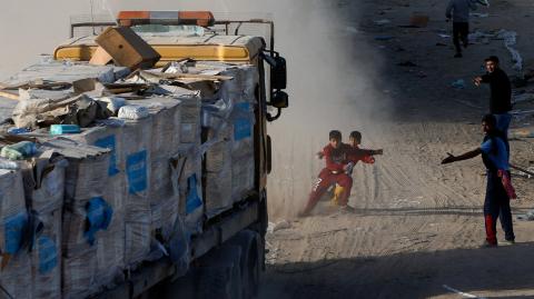 Reclaman a la UE que el aumento de la ayuda pactado con Israel no llega y "los niños mueren de hambre mientras esperan"