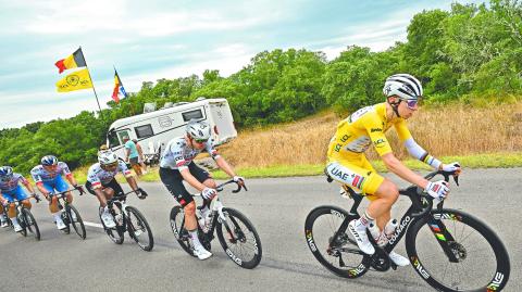 La etapa 17 fue ganada por Jonathan Milan, quien ya había ganado la etapa 8 en Laval. Pogacar finalizó este miércoles en el puesto 27.