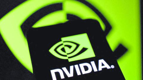 El Gobierno federal y el Consejo Coordinador Empresarial, de la mano de Nvidia impulsarán que México se convierta en un hub regional de inteligencia artificial (IA), bajo su propio lenguaje, que atraiga inversiones y cuente con un sentido social.

Para más información del tema, visita: https://www.eleconomista.com.mx/empresas/nvidia-desarrollara-lenguaje-inteligencia-artificial-mexico-20250729-770333.html

¡Síguenos en nuestras redes sociales para mantenerte informado!

Twitter: https://twitter.com/eleconomista 
Facebook: https://www.facebook.com/ElEconomista.mx
Instagram: https://www.instagram.com/eleconomistamx
LinkedIn: https://www.linkedin.com/company/el-economista/

#ElEconomista #EETV