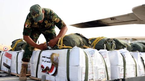 La OMS trasladó diez camiones con medicamentos desde Egipto hacia Gaza, ingresando por el cruce de Kerem Shalom ante la grave crisis humanitaria.