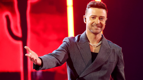 El músico ha recibido algunas críticas por sus más recientes presentaciones en la recta final de la gira "Forget Tomorrow".

Para más información del tema, visita: https://www.eleconomista.com.mx/arteseideas/justin-timberlake-revela-diagnosticado-enfermedad-lyme-20250731-770687.html 

¡Síguenos en nuestras redes sociales para mantenerte informado!

Twitter: https://twitter.com/eleconomista 
Facebook: https://www.facebook.com/ElEconomista.mx
Instagram: https://www.instagram.com/eleconomistamx
LinkedIn: https://www.linkedin.com/company/el-economista/

#ElEconomista #EETV