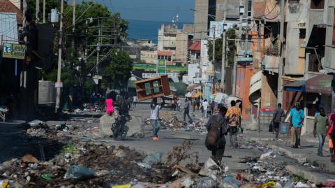 Más de 1,500 personas murieron y 1.3 millones fueron desplazadas por la violencia de pandillas en Haití en el segundo trimestre de 2025, reporta la ONU. 

Para más información del tema, visita: https://www.eleconomista.com.mx/internacionales/violencia-pandillas-deja-1-500-muertos-1-3-millones-desplazados-haiti-20250801-770900.html 
Twitter: https://twitter.com/eleconomista 
Sitio web: https://www.eleconomista.com.mx/ 
Facebook: https://www.facebook.com/ElEconomista.mx 

#ElEconomista #CapitalHumano #EETV