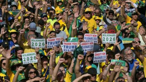 Fue el Departamento del Tesoro de Estados Unidos quien impuso sanciones financieras al juez Alexandre de Moraes.

Para más información del tema, visita: https://www.eleconomista.com.mx/internacionales/simpatizantes-jair-bolsonaro-manifiestan-brasil-sanciones-eu-20250803-771019.html

¡Síguenos en nuestras redes sociales para mantenerte informado!

Twitter: https://twitter.com/eleconomista 
Facebook: https://www.facebook.com/ElEconomista.mx
Instagram: https://www.instagram.com/eleconomistamx
LinkedIn: https://www.linkedin.com/company/el-economista/
T

#ElEconomista #EETV