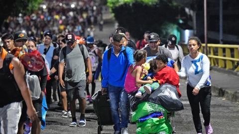 Los migrantes se movilizaron para exigir celeridad en los trámites de regularización de numerosos extranjeros varados en el sur de México.