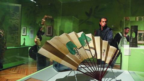 “Bajo la ola de Kanagawa” es la pieza estelar de la muestra que abre al público este viernes en el Museo Franz Mayer.