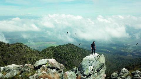 Senderistas buscan llegar a la cima del volcán Sangangüey, en Nayarit, una ruta de altura ideal para amantes del trekking y la naturaleza.