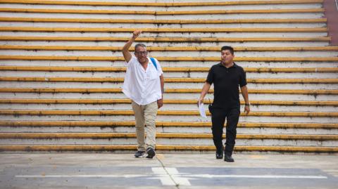 El activista Luis García Villagrán fue exonerado del delito de delincuencia organizada, por lo que hoy abandonó el CERESO de Tapachula 3.
