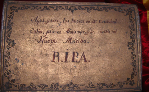 Lápida de Cristóbal Colón en la Catedral de Sevilla.