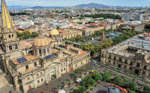 En los últimos 15 años Jalisco recibió, en promedio, un presupuesto federal anual de 2,471 millones de pesos para carreteras. Foto: Shutterstock