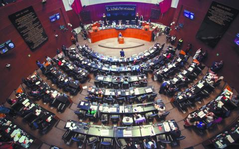 CIUDAD DE MÉXICO, 24SEPTIEMBRE2024.- Aspectos de la sesión nocturna en la Cámara de senadores.
FOTO: ANDREA MURCIA /CUARTOSCURO.COM