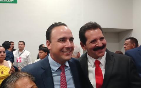 El gobernador Manolo Jiménez Salinas al acudir a la toma de protesta del alcalde de Monterrey, Adrián de la Garza Santos.