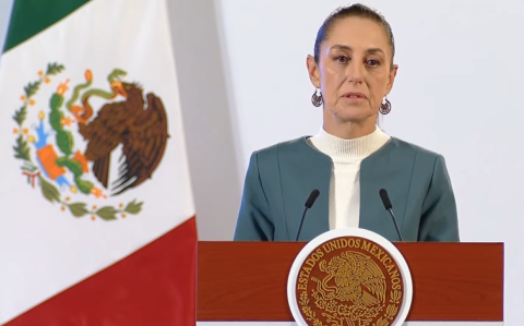 La presidenta de México informó que enviará una propuesta al Poder Legislativo para modificar seis artículos constitucionales en pro de la protección de las mujeres; además, dio a conocer la creación de una Cartilla de los Derechos de la Mujer.

Para más información del tema, visita: https://www.eleconomista.com.mx/politica/sheinbaum-enviara-paquete-reformas-garantizar-derechos-mujeres-20241003-728492.html
Twitter: https://twitter.com/eleconomista 
Sitio web: https://www.eleconomista.com.mx/ 
Facebook: https://www.facebook.com/ElEconomista.mx 

#ElEconomista #CapitalHumano #EETV