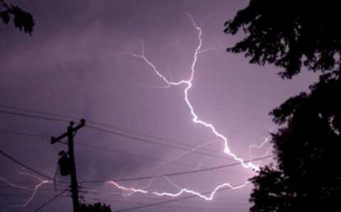 Archivo nube tormenta rayos