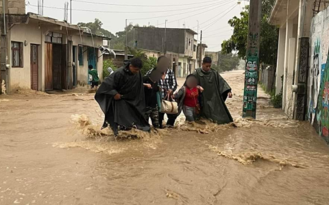 Nadine se degradó este domingo a baja presión remanente, pero dejó varias afectación en Chiapas.