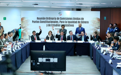 Comisiones del Senado aprueban reformas constitucionales para garantizar igualdad sustantiva de las mujeres.