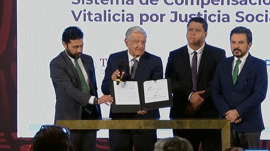 AMLO firma el decreto del “Sistema de Compensación Vitalicia por Justicia Social”, para beneficiar a los trabajadores del SME despedidos en el gobierno de Felipe Calderón.