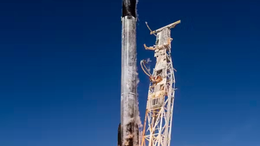 El Falcon 9 (que utiliza aluminio-litio) es el primer cohete reutilizable de clase orbital del mundo. La reutilización permite recuperar las partes más caras del cohete, lo que reduce el coste del acceso al espacio.