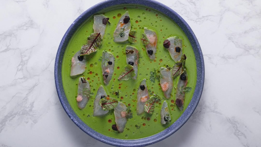 Crudo verde de pescado.