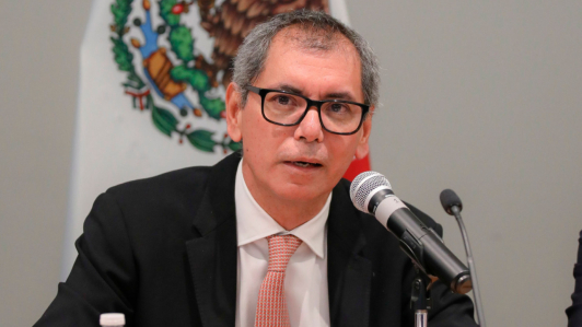 Originario de Coahuila, Amador Zamora llegó a la Secretaría de Hacienda con el gobierno de Claudia Sheinbaum, en octubre del año pasado.

Para más información del tema, visita:https://www.eleconomista.com.mx/economia/edgar-amador-zamora-nuevo-secretario-hacienda-20250307-749578.html 

¡Síguenos en nuestras redes sociales para mantenerte informado!

Twitter: https://twitter.com/eleconomista 
Facebook: https://www.facebook.com/ElEconomista.mx
Instagram: https://www.instagram.com/eleconomistamx
LinkedIn: https://www.linkedin.com/company/el-economista/

#ElEconomista #EETV